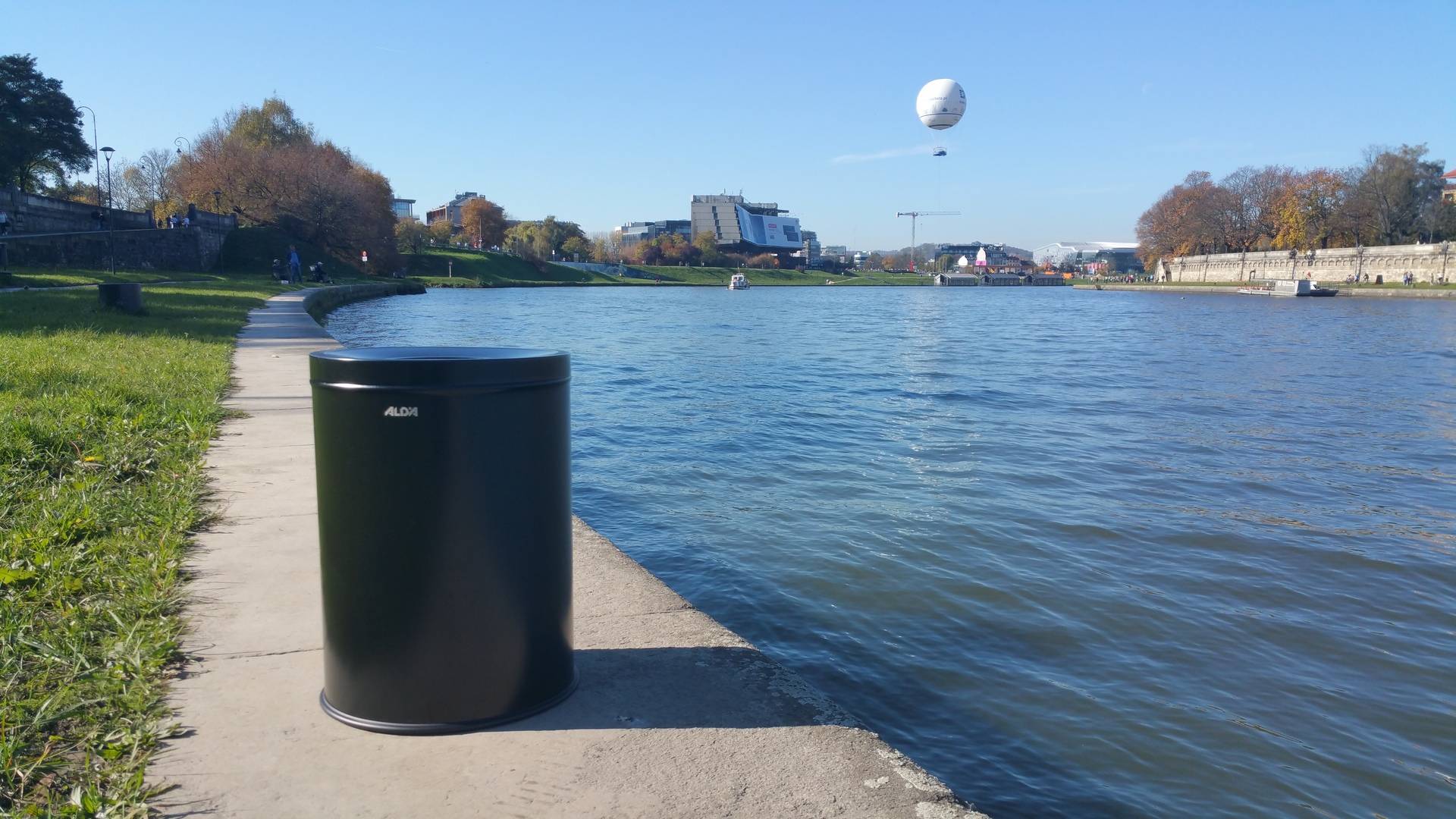 My bin and vistula river